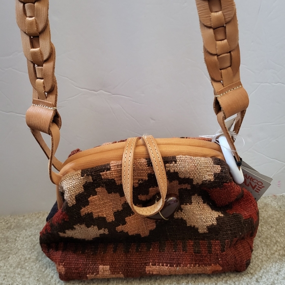 NWT kilim hand woven rug bag genuine vegetable leather made in USA - Picture 3 of 13